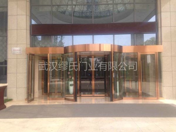 旋轉(zhuǎn)門-仙桃仙苑國際大酒店工程實(shí)例